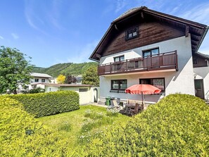 Haus, Zuhause, Dach, Wohngebiet, Ländliches Gebiet, Hütte, Rasen, Steigung, Garten