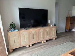 65" Samsung Smart TV comes equipped with Samsung TV & link to streaming apps