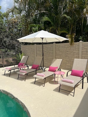 Lounge anyone
