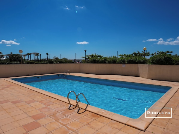 Shared swimming pool at the Résidence de la Plage
