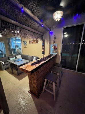 Custom Gator Bar