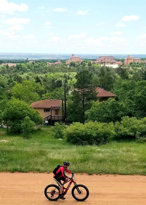 Bike/Hike Trails directly behind the unit!
Broadmoor Hotel in backround.