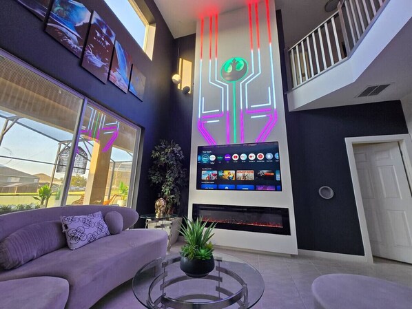 Watch movies with these Force of lights on a remarkable interactive Mantel