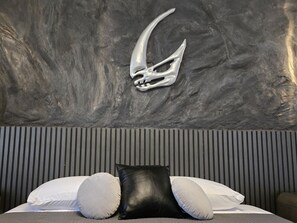 Sleep like a Mandalorian—this is the way.