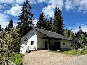Nuage, Plante, Ciel, Bâtiment, Arbre, Maison, Fenêtre, Mélèze, Lot Terre, Chalet