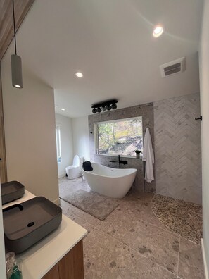 Master ensuite