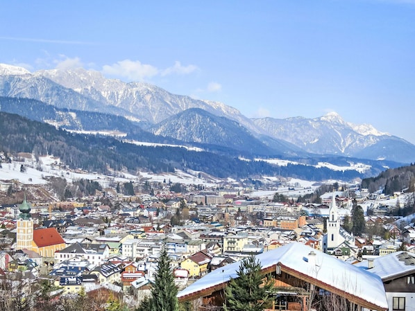 Mountainous Landforms, Mountain, Hill, Mountain Range, Winter, Snow, Landscape, Residential Area, Town, Highland