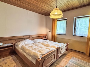 Lit, Chambre, Literie, Design Intérieur, Drap De Lit, Bois, Sol, Meubles, Plafond, Sol