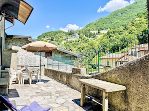 Composite, Porche, Eco Hôtel, Ombre, Plate-Forme, Mobilier De Jardin, Balcon, Patio, Pot De Fleur, Tache De Bois