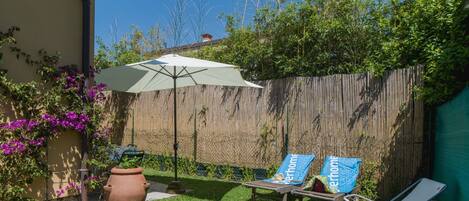 Composite Material, Porch, Eco Hotel, Shade, Deck, Outdoor Furniture, Balcony, Patio, Flowerpot, Wood Stain
