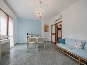 Composite, Porche, Eco Hôtel, Ombre, Plate-Forme, Mobilier De Jardin, Balcon, Patio, Pot De Fleur, Tache De Bois