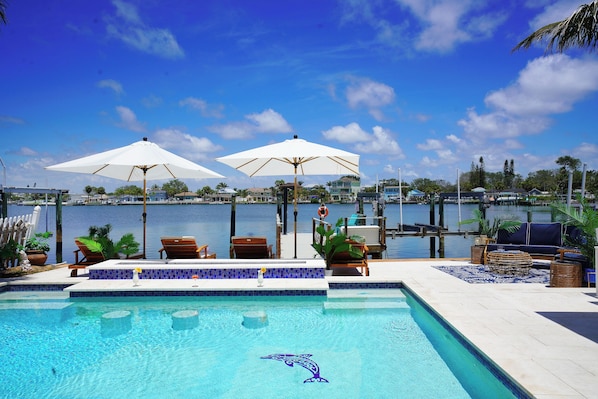 What could be more Florida than cocktails at your own private pool bar over looking the ocean?