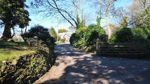 Hybadore Holiday Cottages entrance 