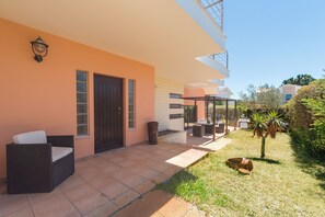 Vista Exterior - Entrada Principal