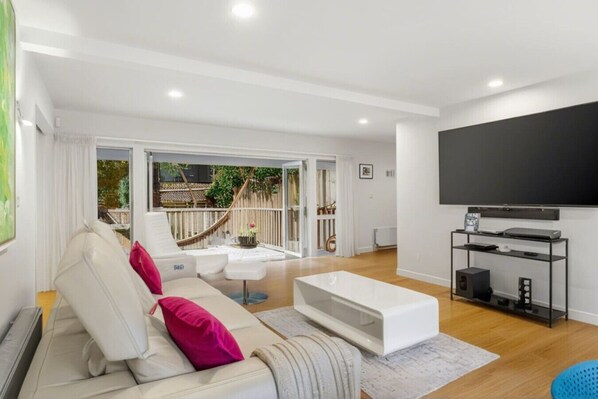 Beautiful open plan modern living