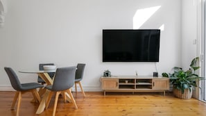 Dining space for 4