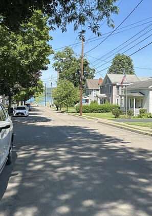 Less than 1 block to Keuka Lake