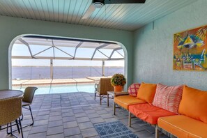 Furnished Lanai | Dining Area | Pool Toys