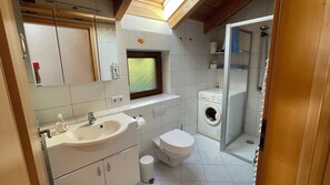 Ferienwohnung für 2 Personen im OG, 46 qm, 1 Schlafzimmer, 1 Wohnküche-Bad