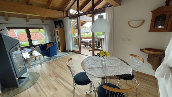 Ferienwohnung für 2 Personen im OG, 46 qm, 1 Schlafzimmer, 1 Wohnküche-Wohn-, Essbereich