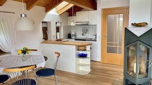 Ferienwohnung für 2 Personen im OG, 46 qm, 1 Schlafzimmer, 1 Wohnküche-Küche, Essbereich