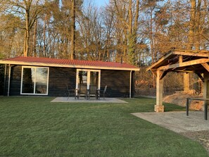 Außenseite Ferienhaus [Sommer]
