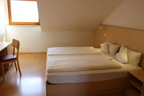 Schlafzimmer | Ferienwohnung Steinacker