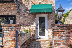 Front entrance 