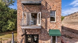 balcony