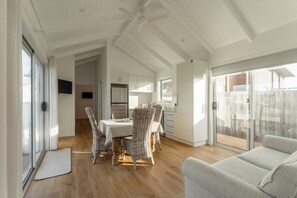 Open-Plan Comfort by the Coast