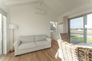 Cosy Coastal Comfort with Natural Light