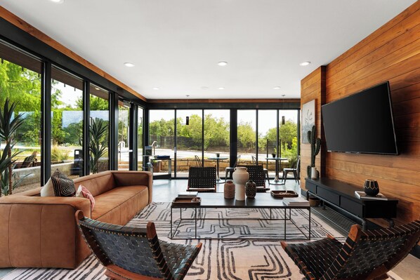 A large, luxurious resident lounge