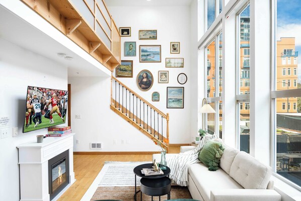 Welcome to our lovely home! It's located right in Seattle down town!