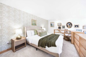 Here is the loft with spacious space and 1 comfortable king size bed