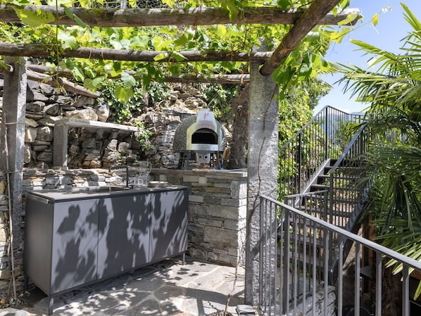 Jardin, Béton, Mur De Pierre, Ombre, Dalle, Aménagement Paysager, Arrière-Cour, Pot De Fleur, Plante D'Appartement, Cour