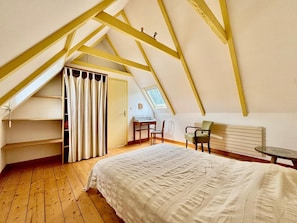 Chambre 1, lit double 140
