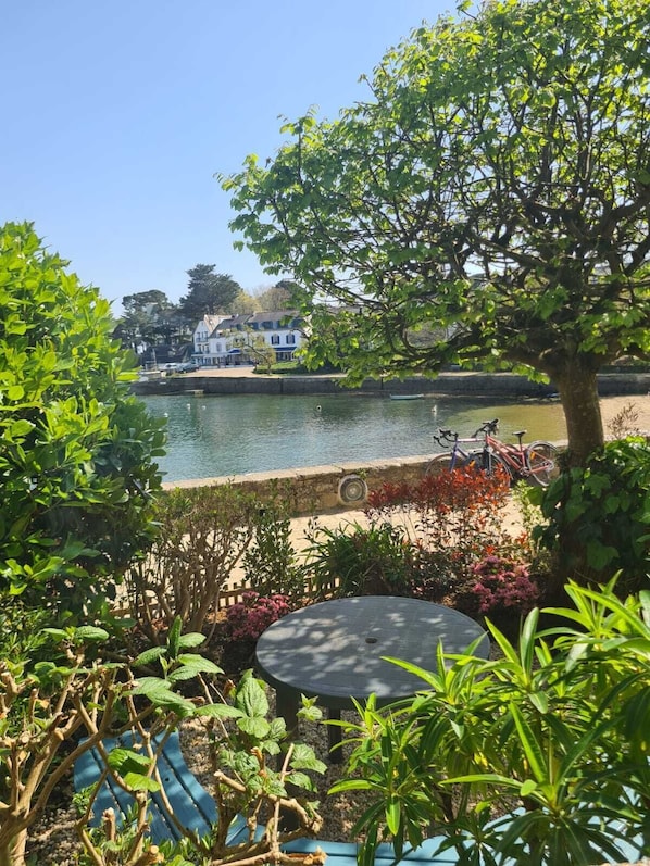 Terrasse privée sur le port