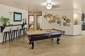 Pool table complete with side bar