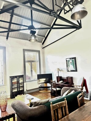 Living Room / Lounge