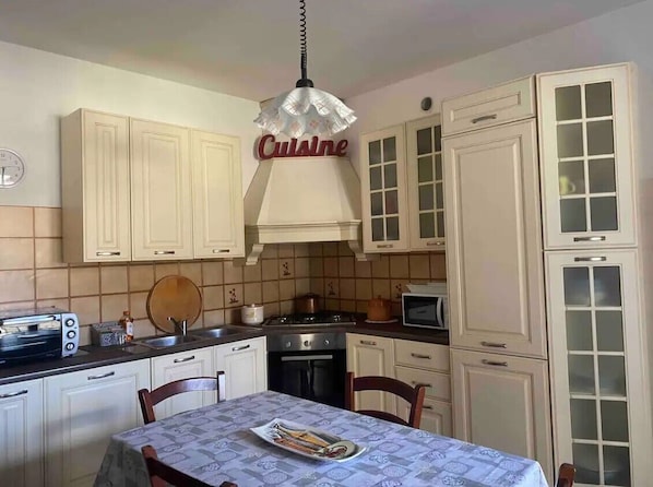 Private kitchen