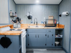 Full Kitchen