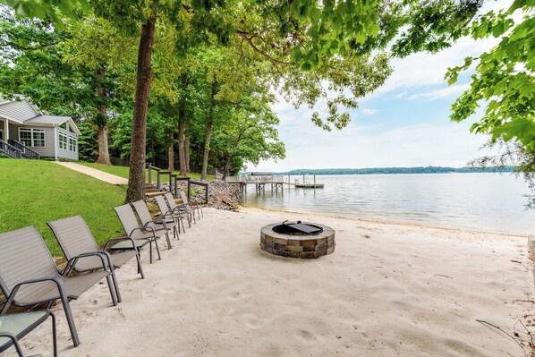 Enjoy the firepit on our sandy beach!