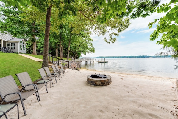 Enjoy the firepit on our sandy beach!