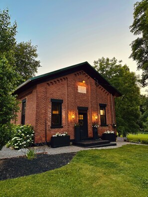 Building from front lawn