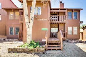 Building Exterior | Single-Story Condo | 1st-Floor Unit