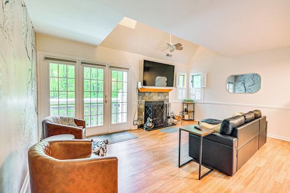 Norwich Vacation Rental | 2BA | Studio | 864 Sq Ft | Stairs Required
