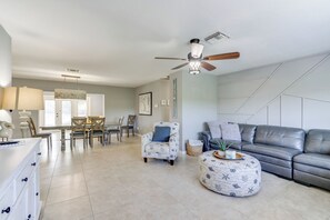 Living Room | Smart TV | Ceiling Fans