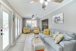 Sunroom | Central A/C | Furnace Heating | Free WiFi