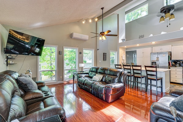 Osage Beach Vacation Rental | 4BR | 2.5BA | 2,800 Sq Ft | 2 Steps Required
