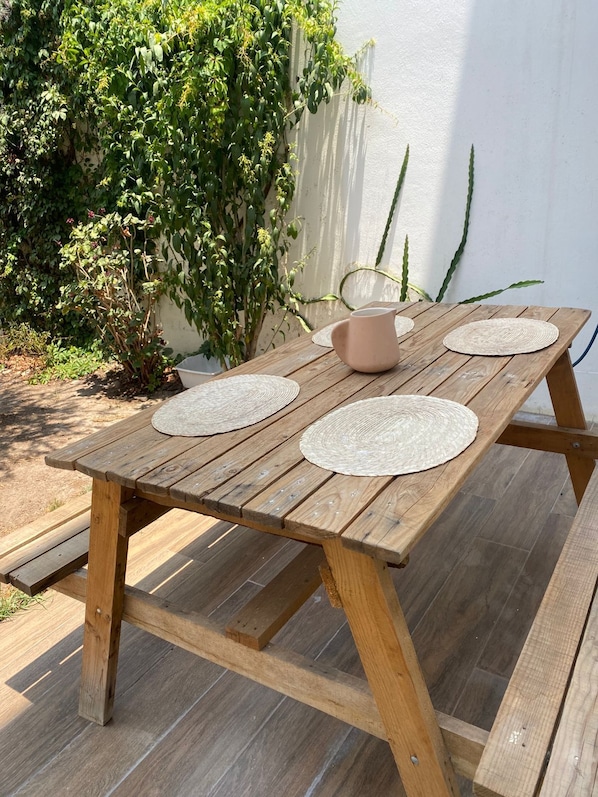 Outdoor dining
